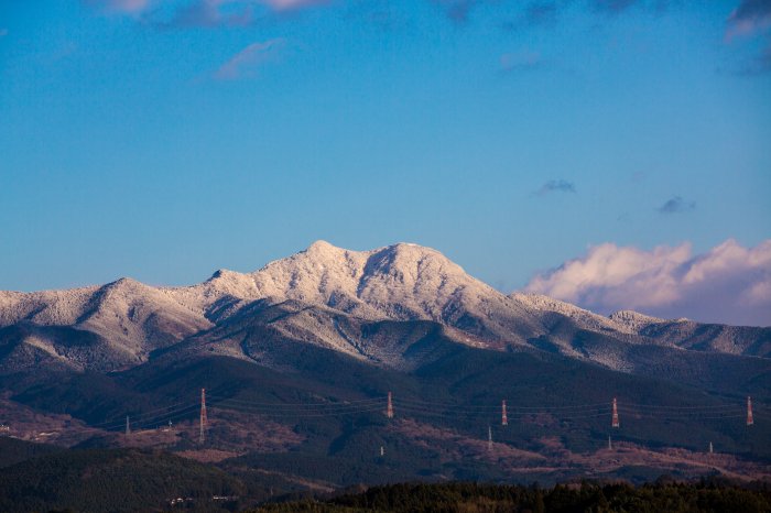 冠雪した鞍岳