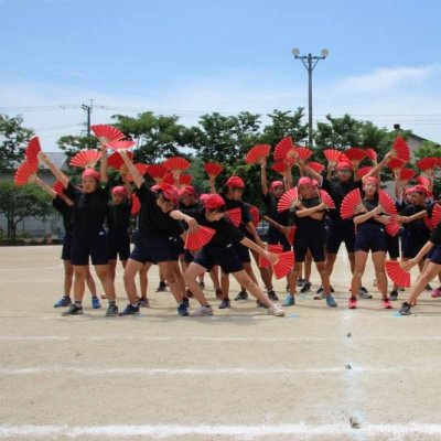 高学年表現「赤龍乱舞」の写真