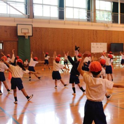 楽しく踊る