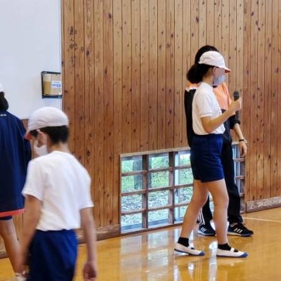 運動会練習頑張っている高学年の画像