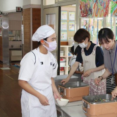 給食のお手伝い