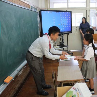 絵本の贈呈