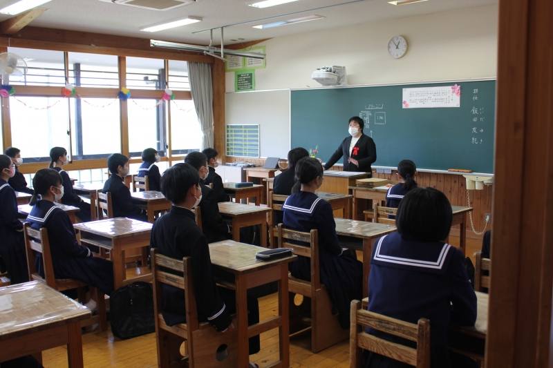 式前学活の様子