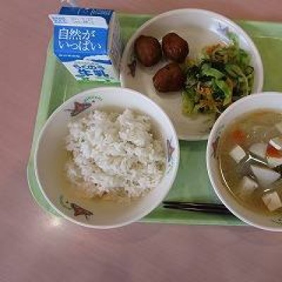 給食の画像