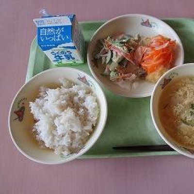給食の画像