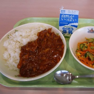 ハヤシライス、にんじんサラダの画像