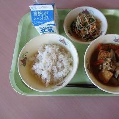 給食の画像