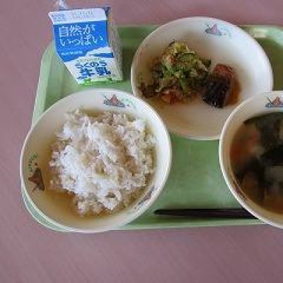 給食の画像