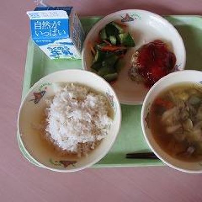 給食の画像