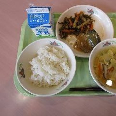 給食の画像
