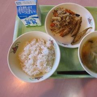 給食の画像