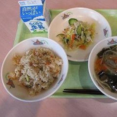 給食の画像