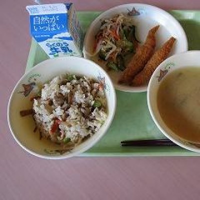 給食の画像