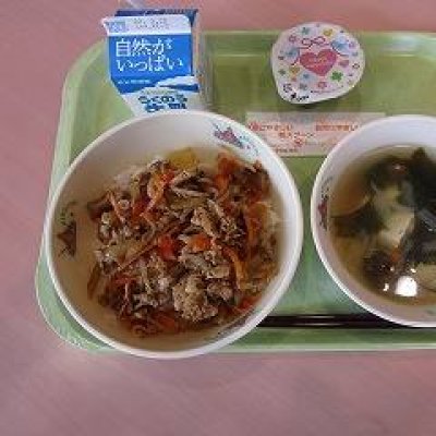 給食の画像