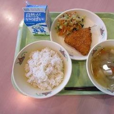 給食の画像