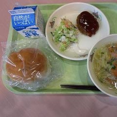 給食の画像