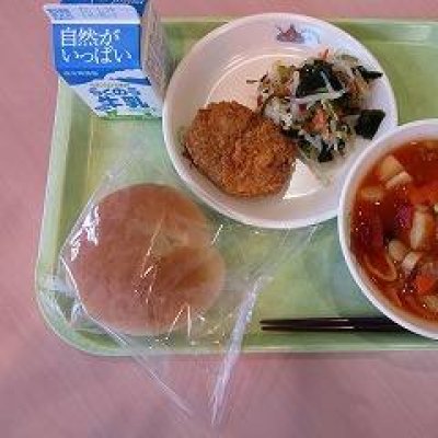給食の画像