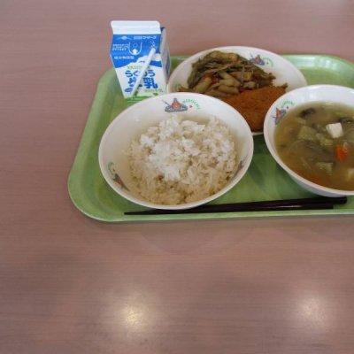 給食の画像