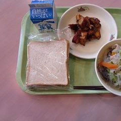 給食の画像
