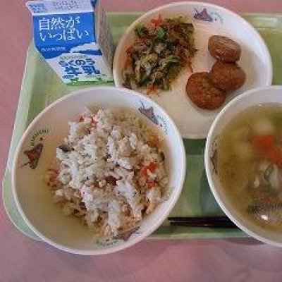 給食の画像
