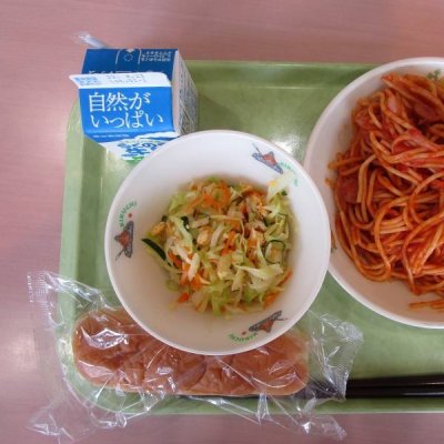 ミルクパン、スパゲティナポリタン、ミモザサラダの画像