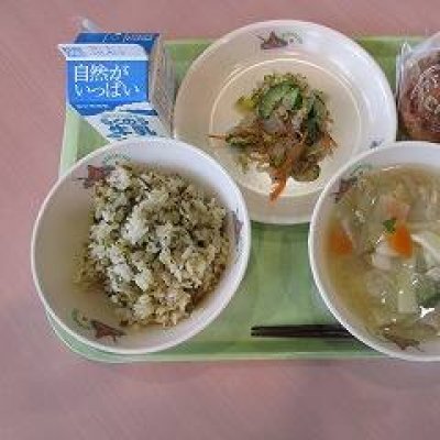 給食の画像