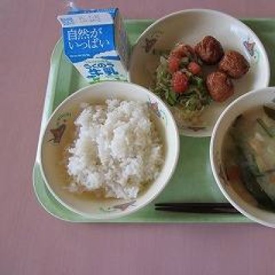 給食の画像