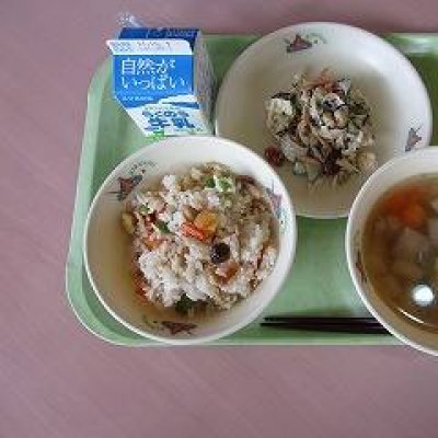 給食の画像