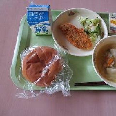 給食の画像