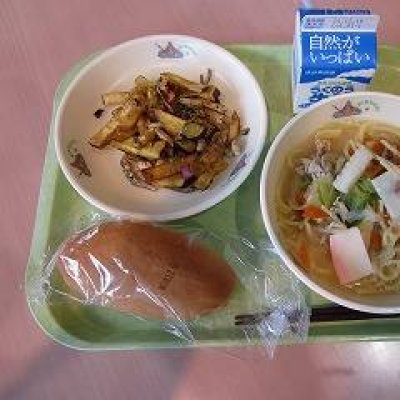 給食の画像