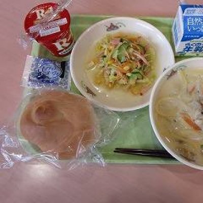 給食の画像