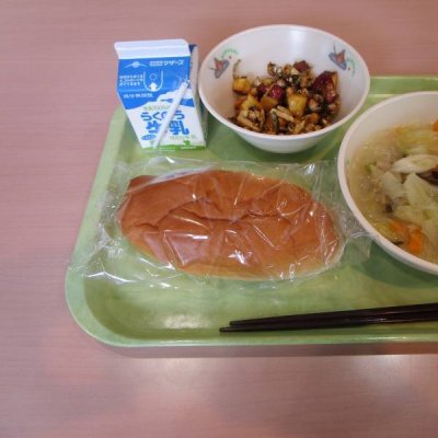給食の画像