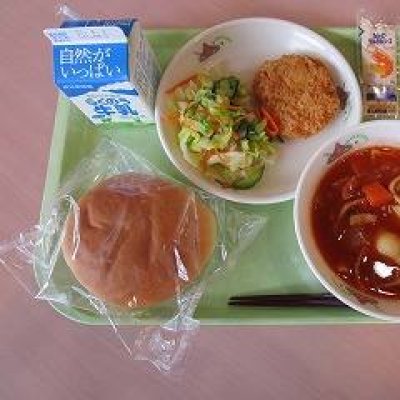 給食の画像
