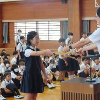 ①
