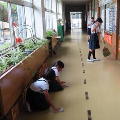 ①