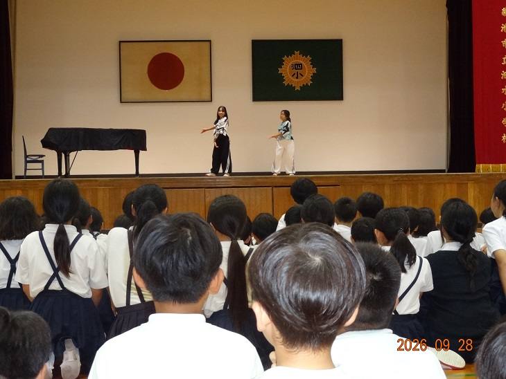２