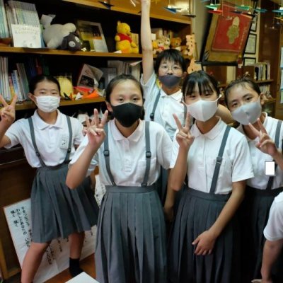 校長室に来た6年生たちの画像