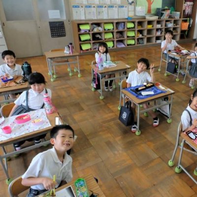 1年生お弁当の時間の画像