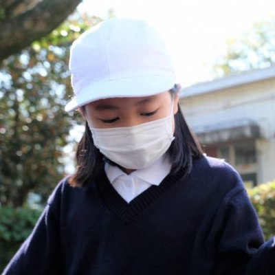 写真のタイトル「そっと添えた手」