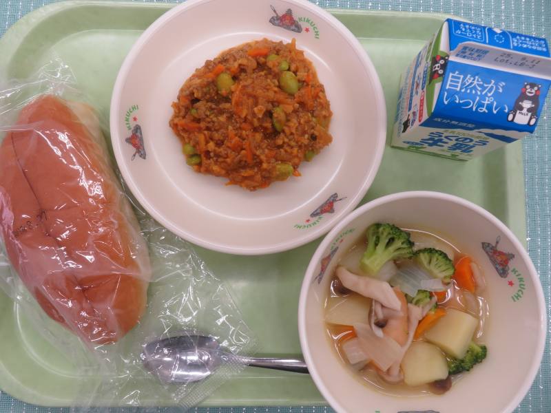 給食