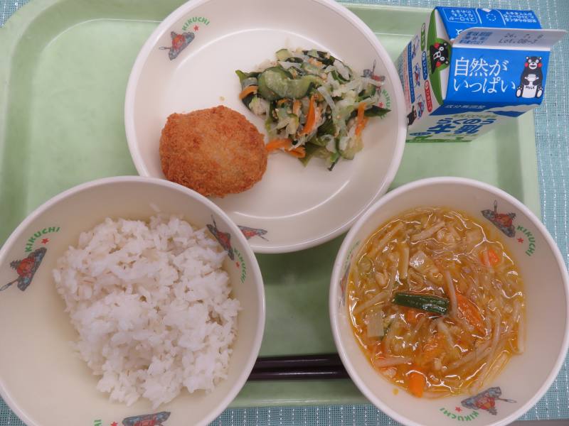 給食