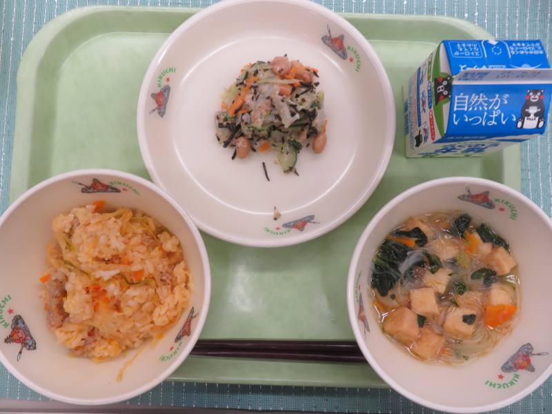 給食