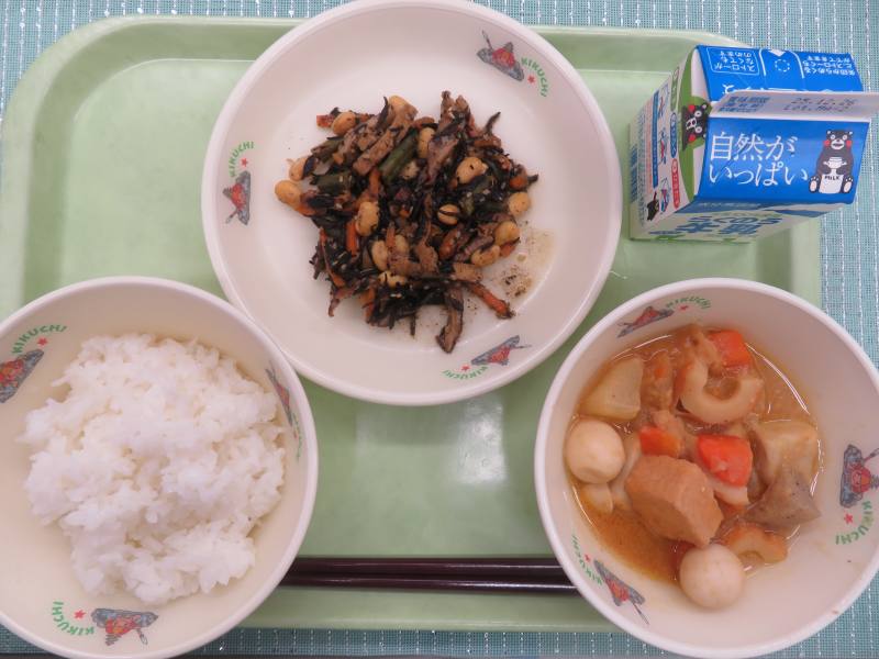給食