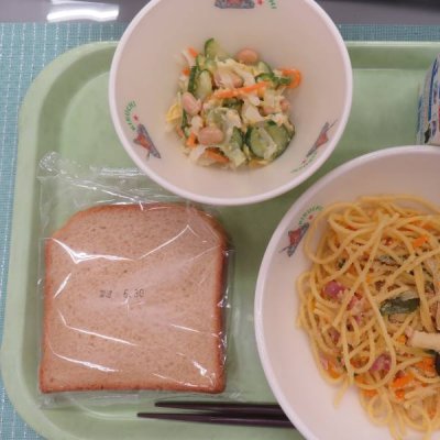 給食