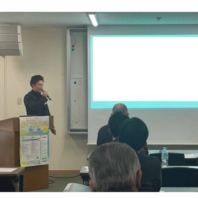 自身のビジネスプランを発表する塾生