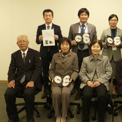 贈呈時集合写真